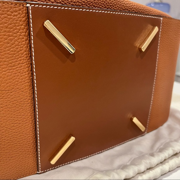 Like New Loewe Medium Hammock Leather Bag in Color Tan - Picture 4 of 14